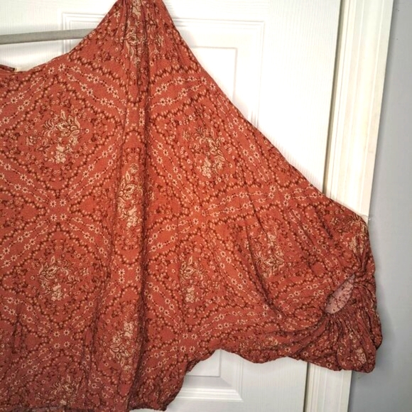 143 Story by Line Up Rust Red Off Shoulder Batwing Floral Top Plus Size 3X - Picture 5 of 7